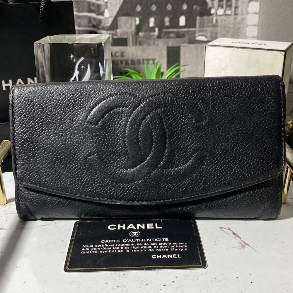 Authentic CHANEL Timeless CC Logo Caviar Leather Purse Wallet - Picture 5 of 17